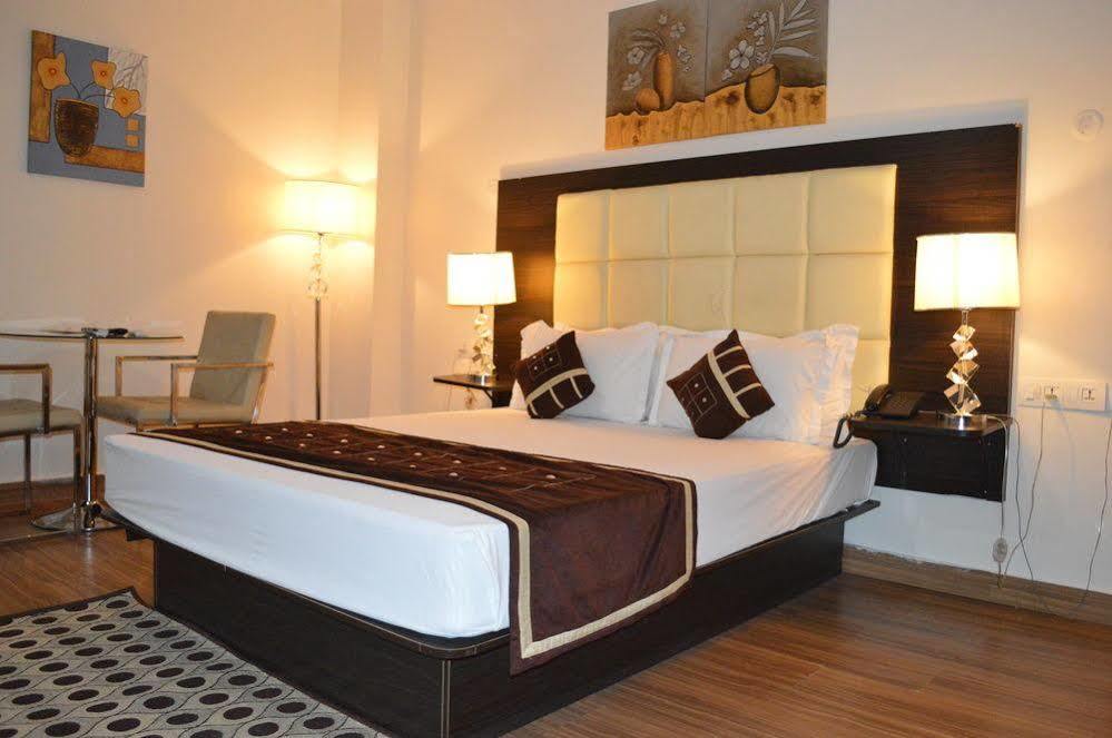 Ksr Park Hotel Haydarabad Dış mekan fotoğraf
